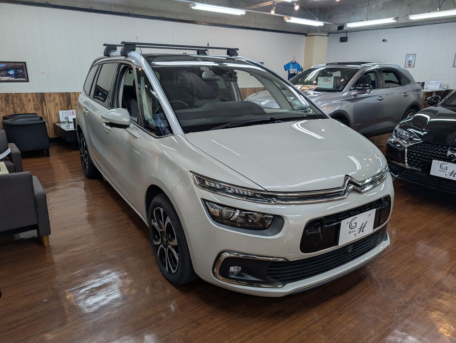 グランドC4スペースツアラー サイドビュー